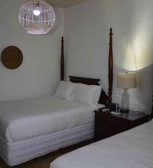 هتل Turtle Bay Inn