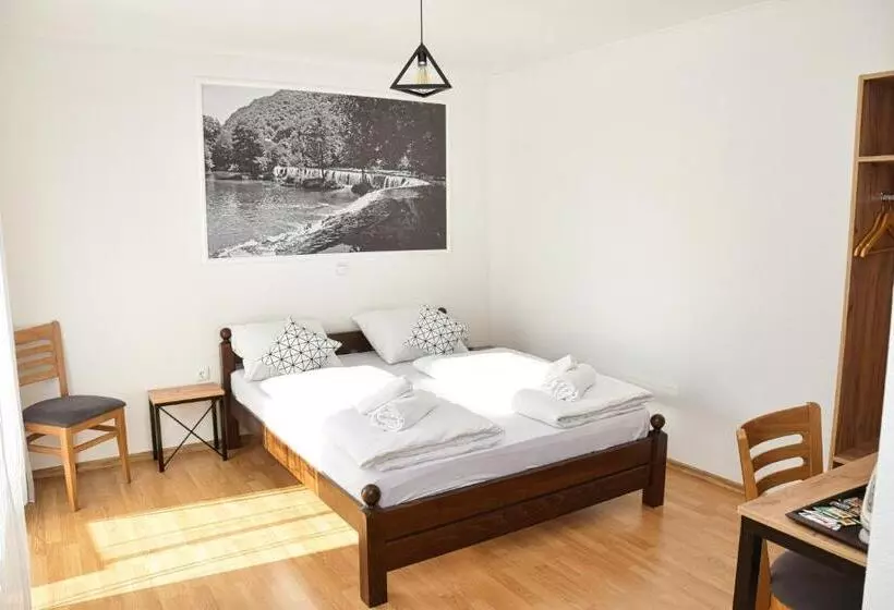 مُتل Konoba Slapovi