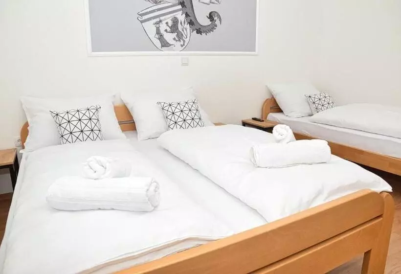 مُتل Konoba Slapovi