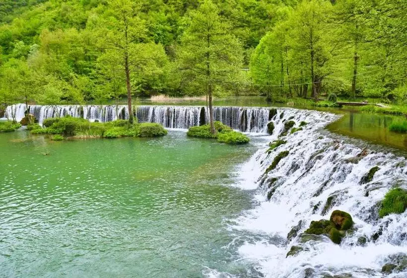 مُتل Konoba Slapovi