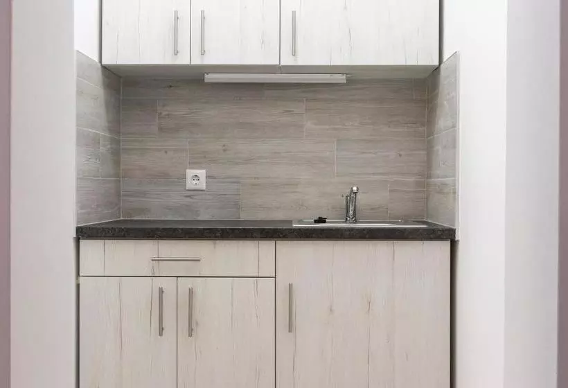 Majatalo Airport Wanderer Inn   Vándor Fogadó