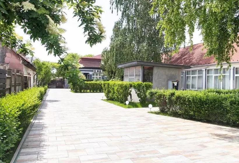 Majatalo Airport Wanderer Inn   Vándor Fogadó