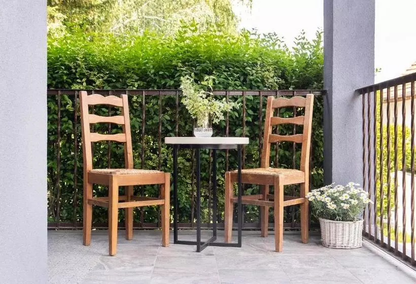 Majatalo Airport Wanderer Inn   Vándor Fogadó