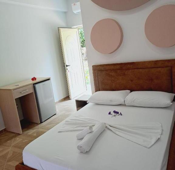 تختخواب و صبحانه Bluflest