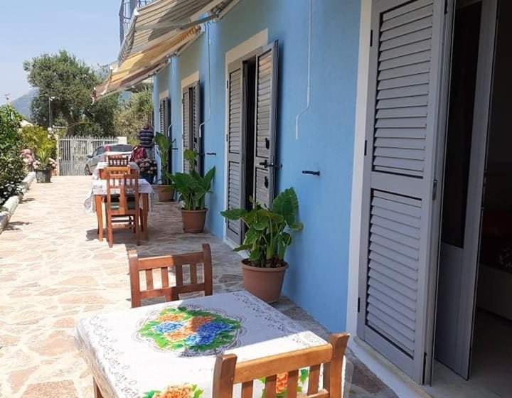 تختخواب و صبحانه Bluflest