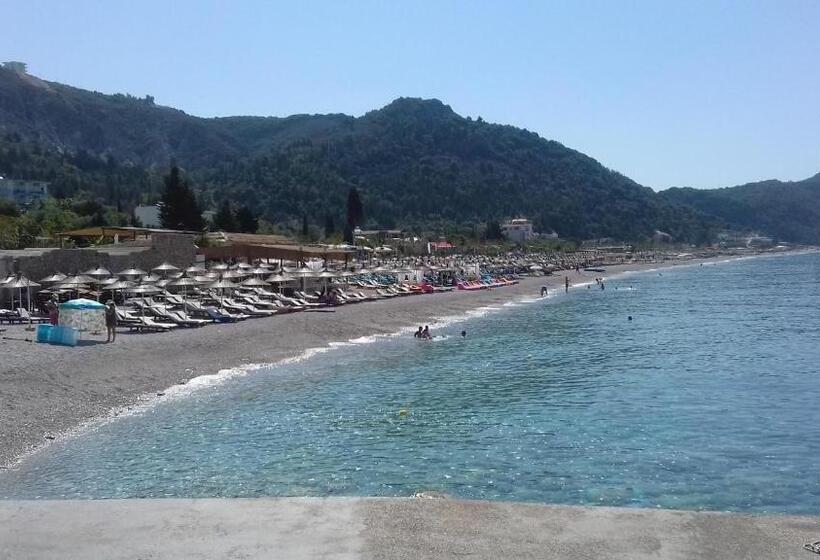 تختخواب و صبحانه Bluflest