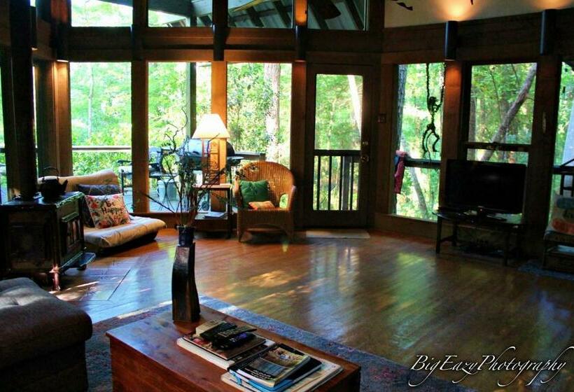 مبيت وإفطار The River Chalet