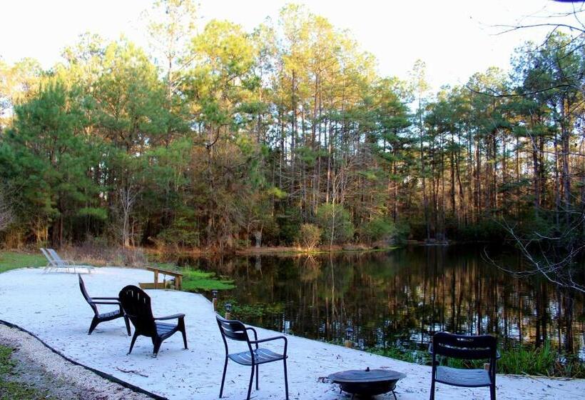 مبيت وإفطار The River Chalet