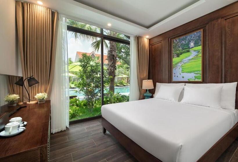호텔 Bai Dinh Riverside Resort & Spa