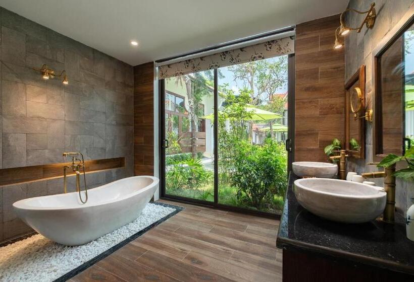 호텔 Bai Dinh Riverside Resort & Spa