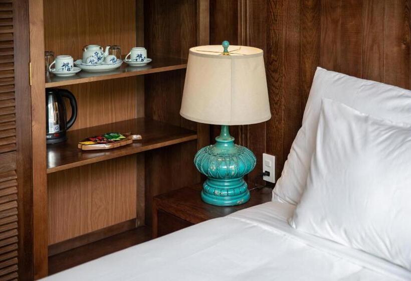 호텔 Bai Dinh Riverside Resort & Spa