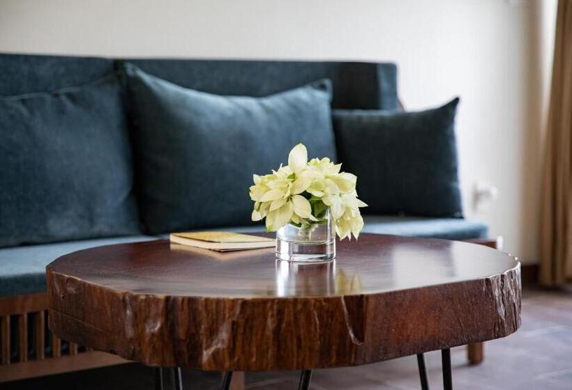 호텔 Bai Dinh Riverside Resort & Spa