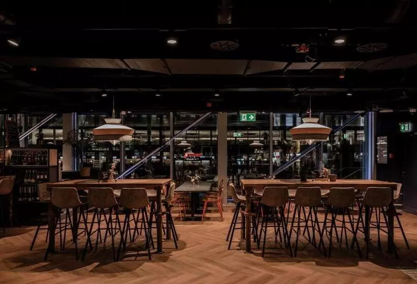 Capsule Hotel   Alpine Garden Zurich Airport