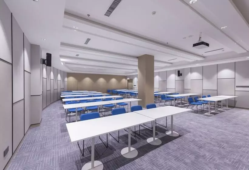 Hotelli Holiday Inn Express Dengfeng Songshan By Ihg