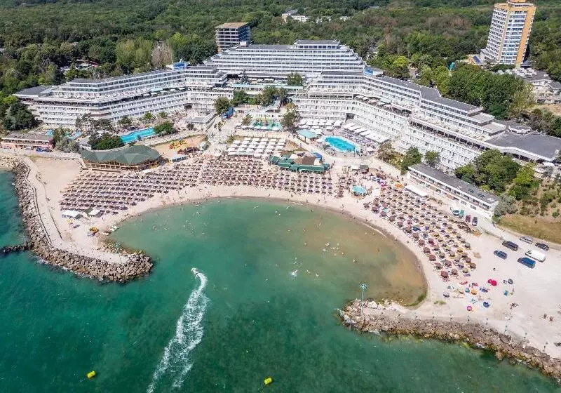 Hotelli Phoenicia Blue View