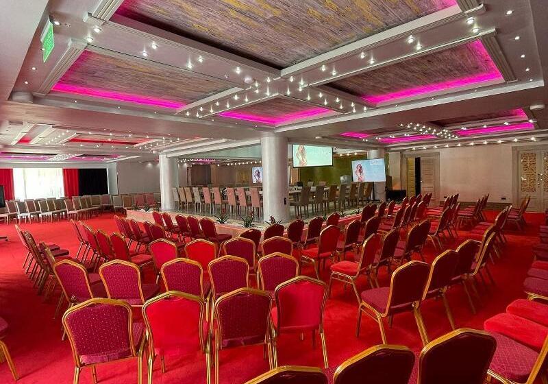 호텔 Phoenicia Blue View