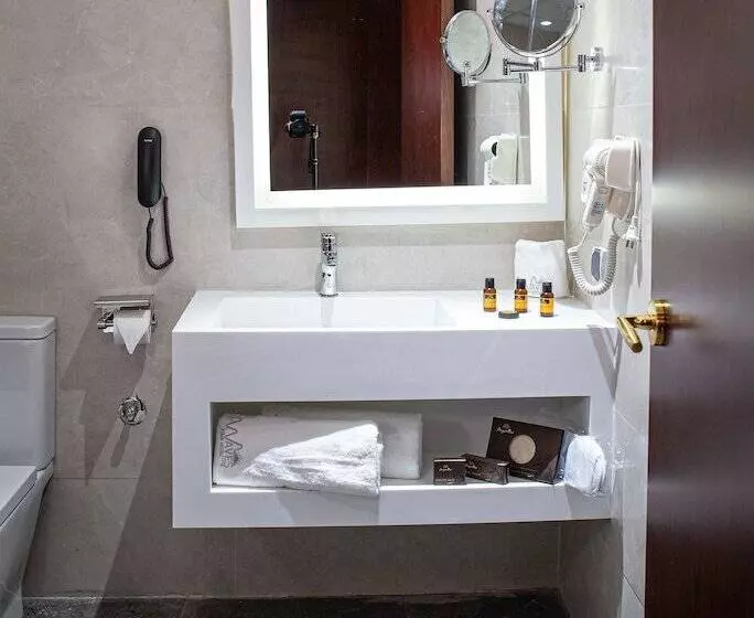 هتل Waves Aqua Resort