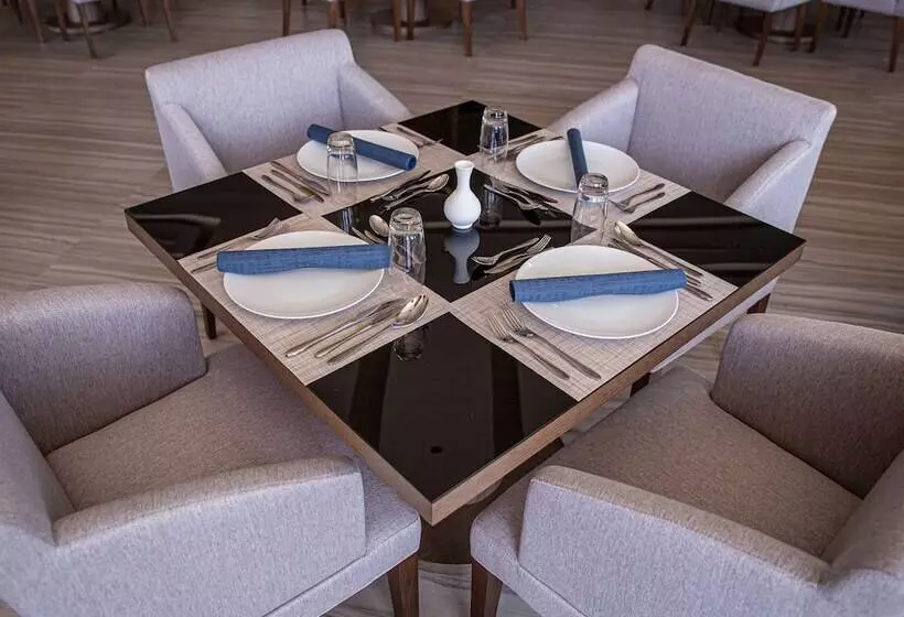 هتل Waves Aqua Resort