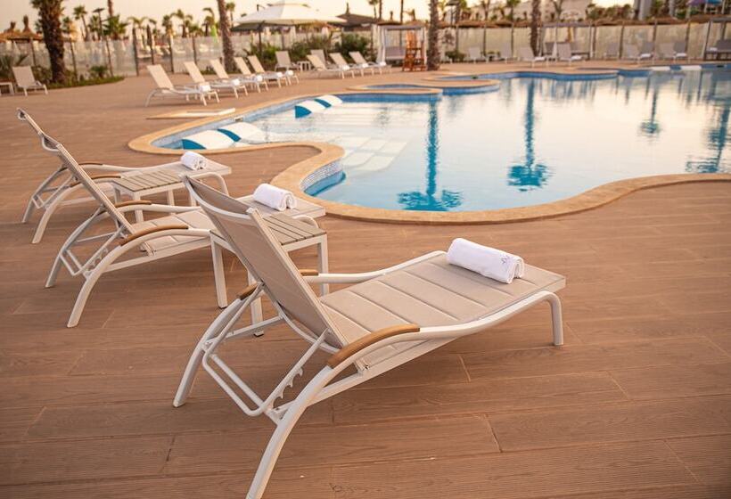فندق Waves Aqua Resort