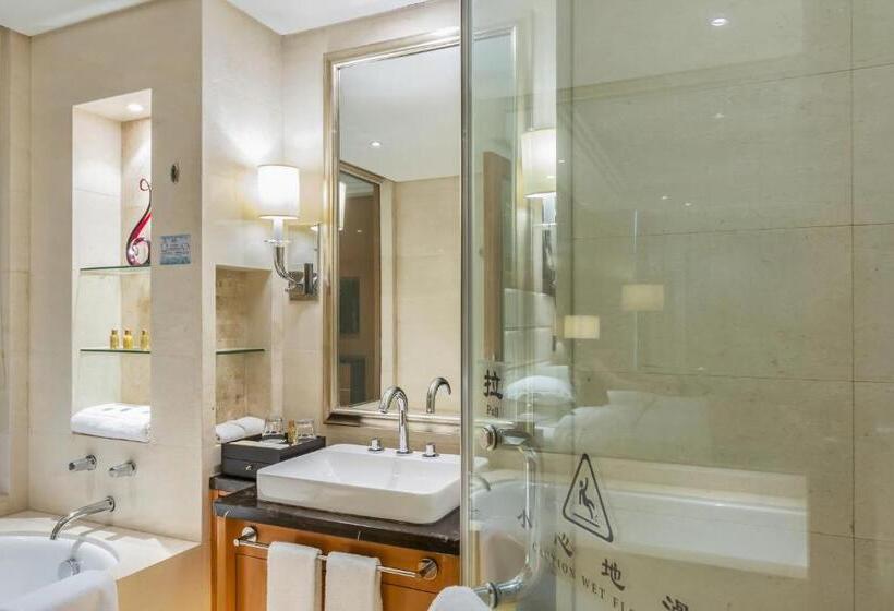 בית מלון כפרי Wyndham Xinyang Downtown