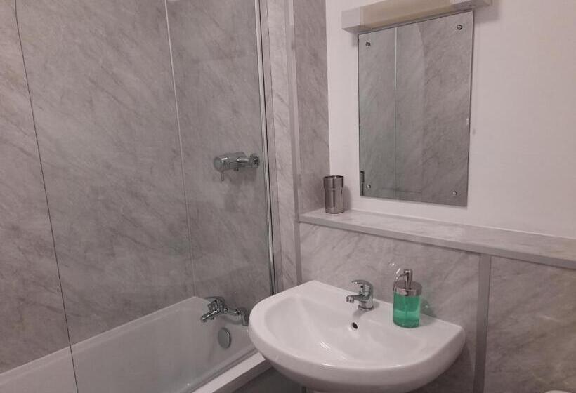 Пансион Fairwater Head