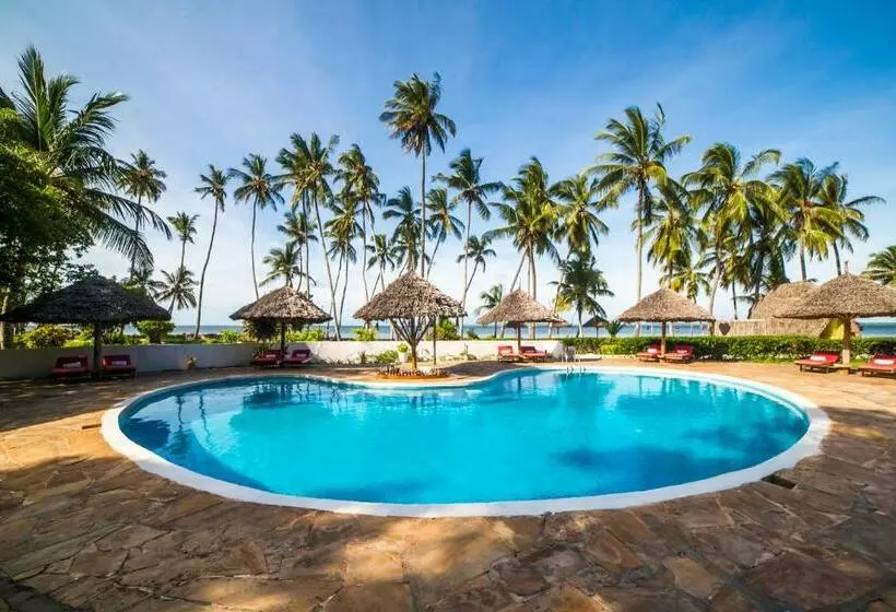 استراحتگاه Antonio Beach Tree House Hotel & Spa