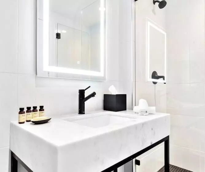 Upsun Hotel & Social Club