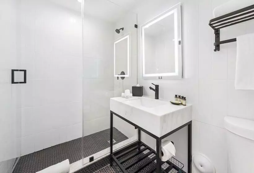 Upsun Hotel & Social Club