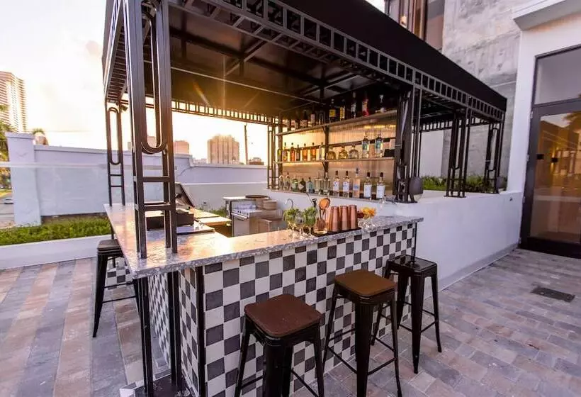 Upsun Hotel & Social Club