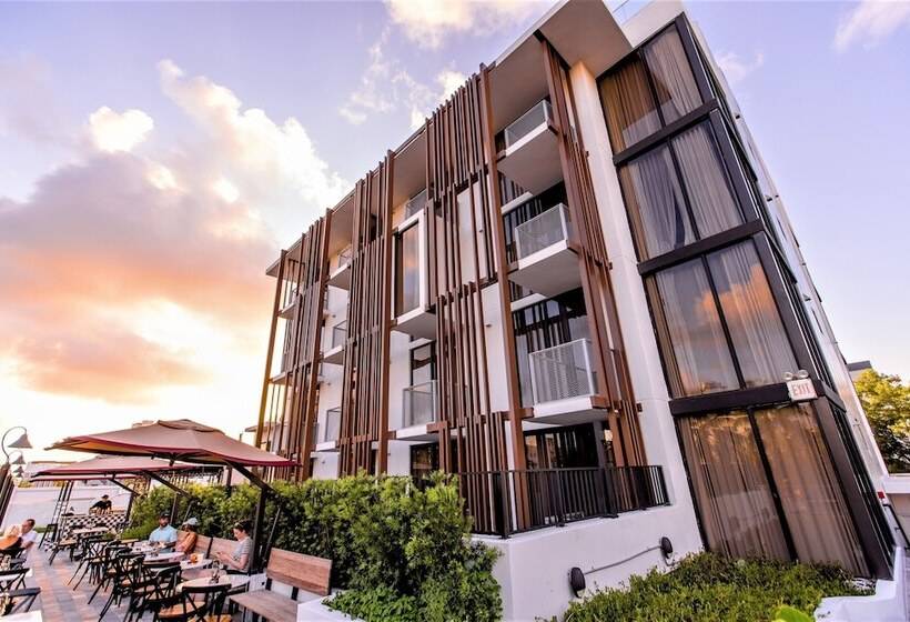 Upsun Hotel & Social Club