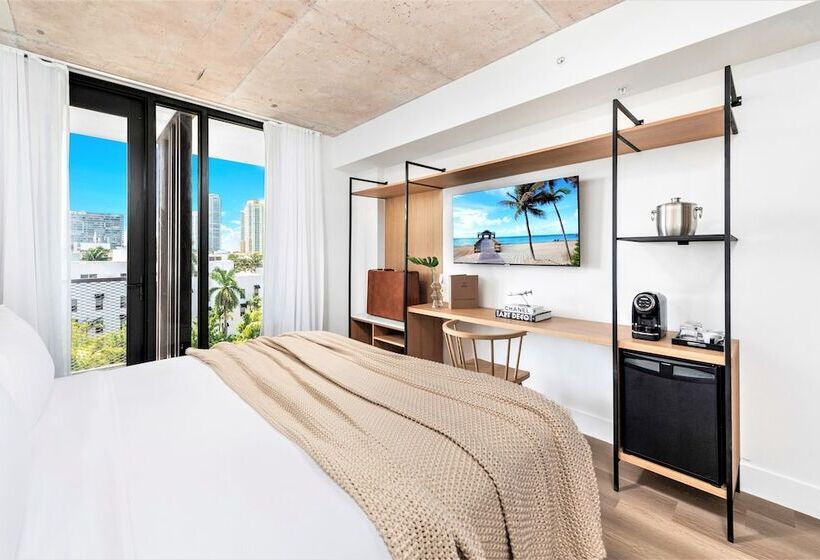 Upsun Hotel & Social Club