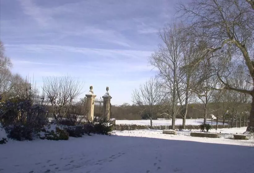 בית מלון כפרי Château D Island Avallon Vézelay