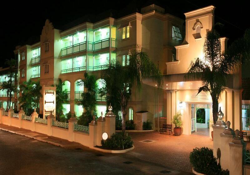 هتل Coral Mist Beach