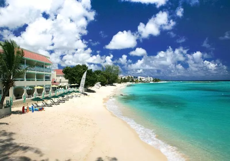 هتل Coral Mist Beach