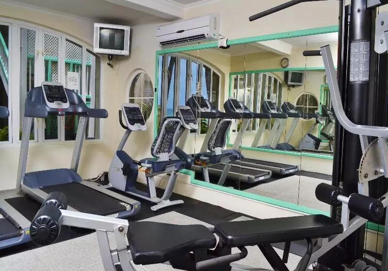 هتل Coral Mist Beach