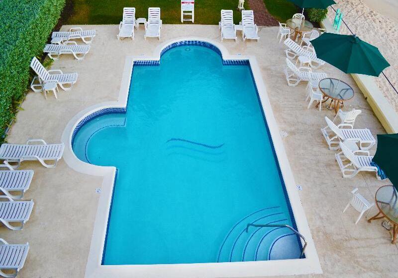 هتل Coral Mist Beach