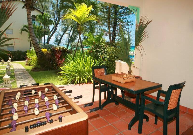 هتل Coral Mist Beach