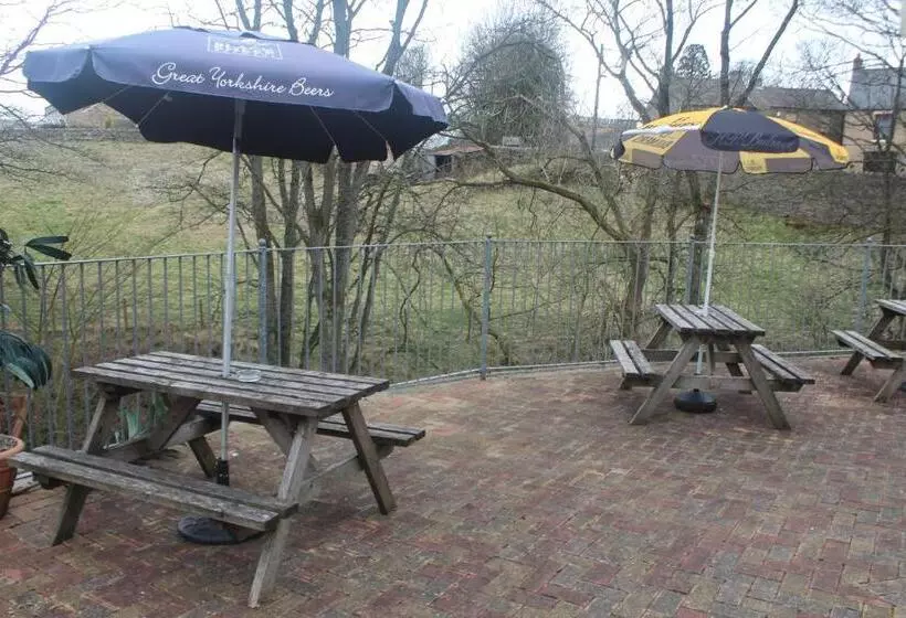 هتل Forresters Bar & French Restaurant With Rooms