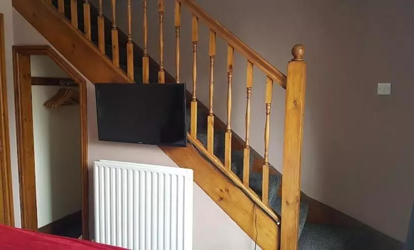 هتل Forresters Bar & French Restaurant With Rooms