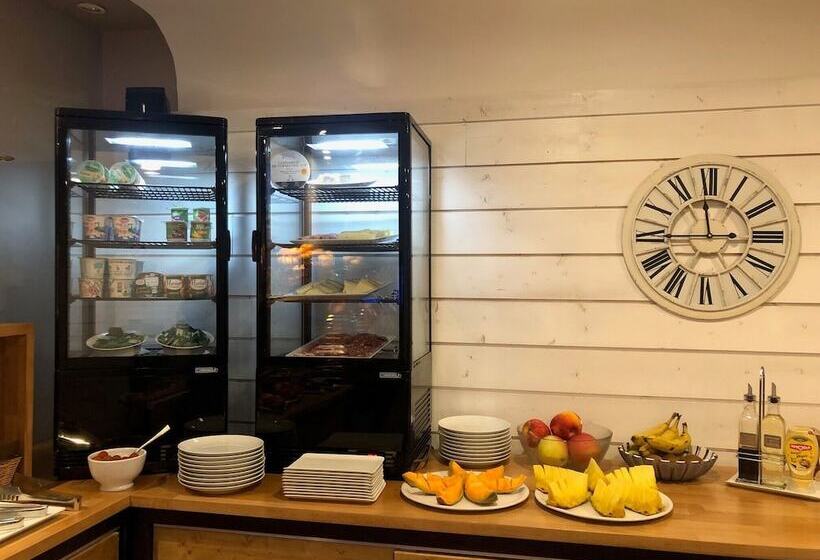 בית מלון כפרי Point France