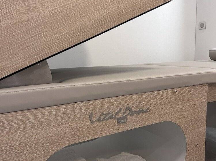 בית מלון כפרי Point France