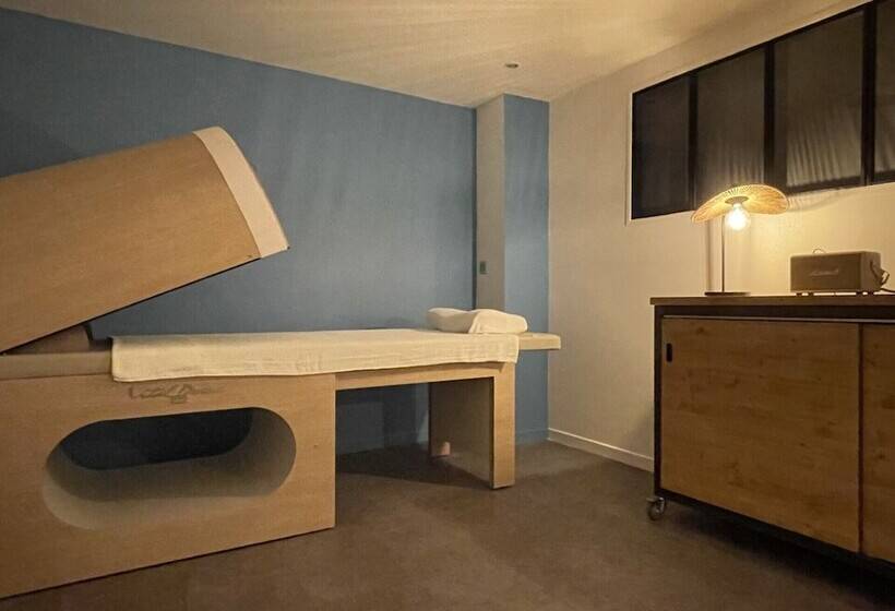 בית מלון כפרי Point France