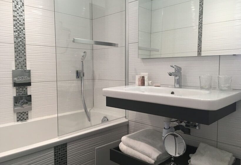 בית מלון כפרי Point France