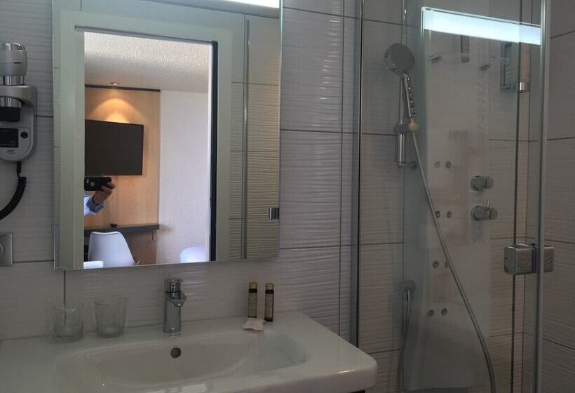 בית מלון כפרי Point France