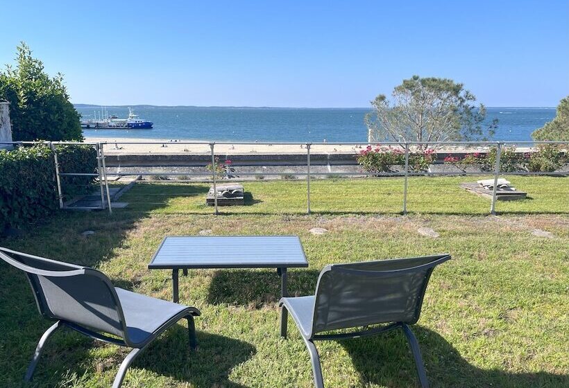 בית מלון כפרי Point France