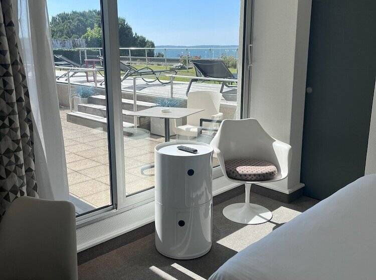 בית מלון כפרי Point France