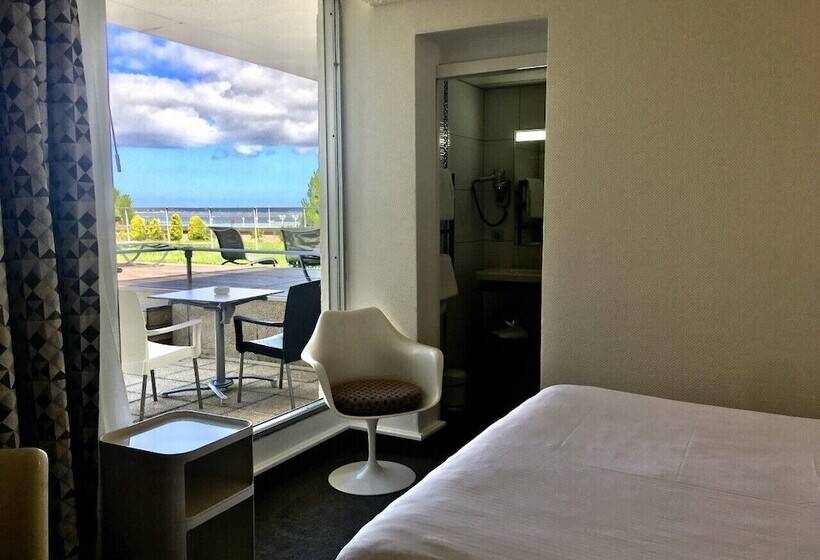 בית מלון כפרי Point France