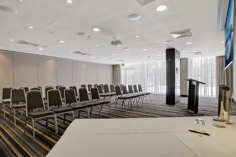 ホテル Quality Suites Pioneer Sands