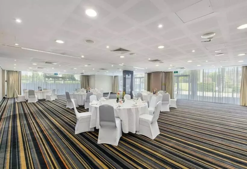 ホテル Quality Suites Pioneer Sands