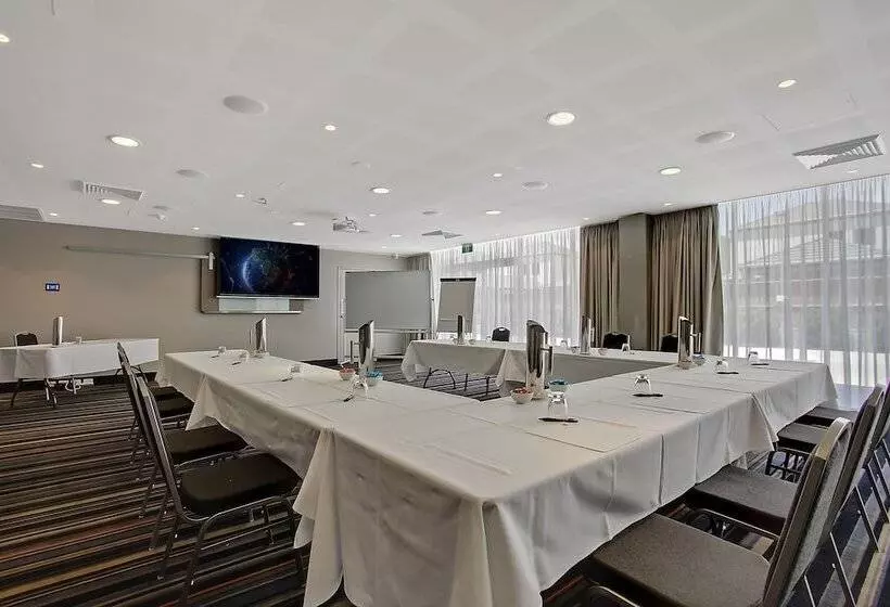 ホテル Quality Suites Pioneer Sands